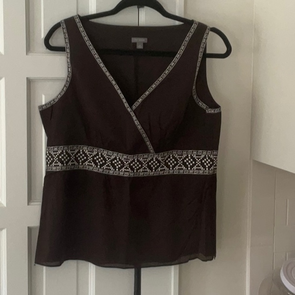 Ann Taylor V-Neck Sleeveless Top with White Threaded Detail - 12